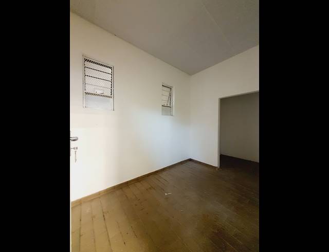 346M² RETAIL TO LET IN HALFWAY HOUSE